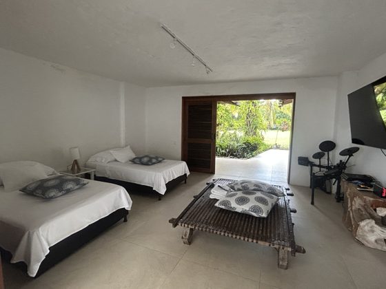 Chambre de la Villa Las Guacamayas ouverte sur le jardin et les montagnes
